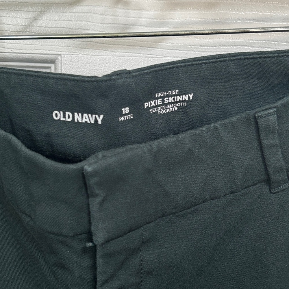 Old Navy Forest Green High-Waisted Pixie Skinny Pants Size 18p - Picture 4 of 4